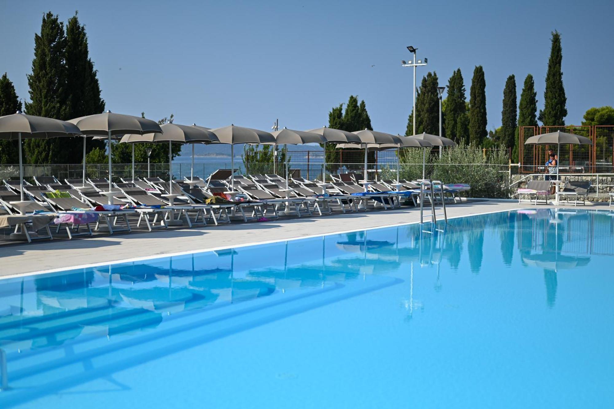Hotel Medena سيغيت دونيي المظهر الخارجي الصورة